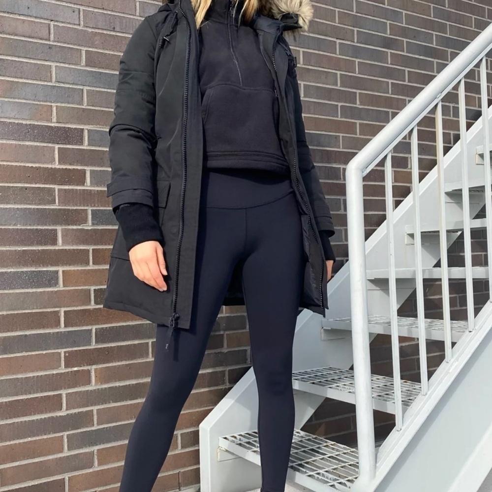 BLACK Aritzia TNA Golden By TNA Bancroft Parks XS - Picture 4 of 9
